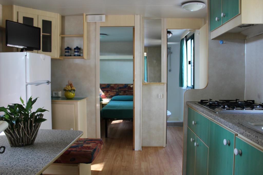 كروباني Villaggio Camping Lungomare المظهر الخارجي الصورة