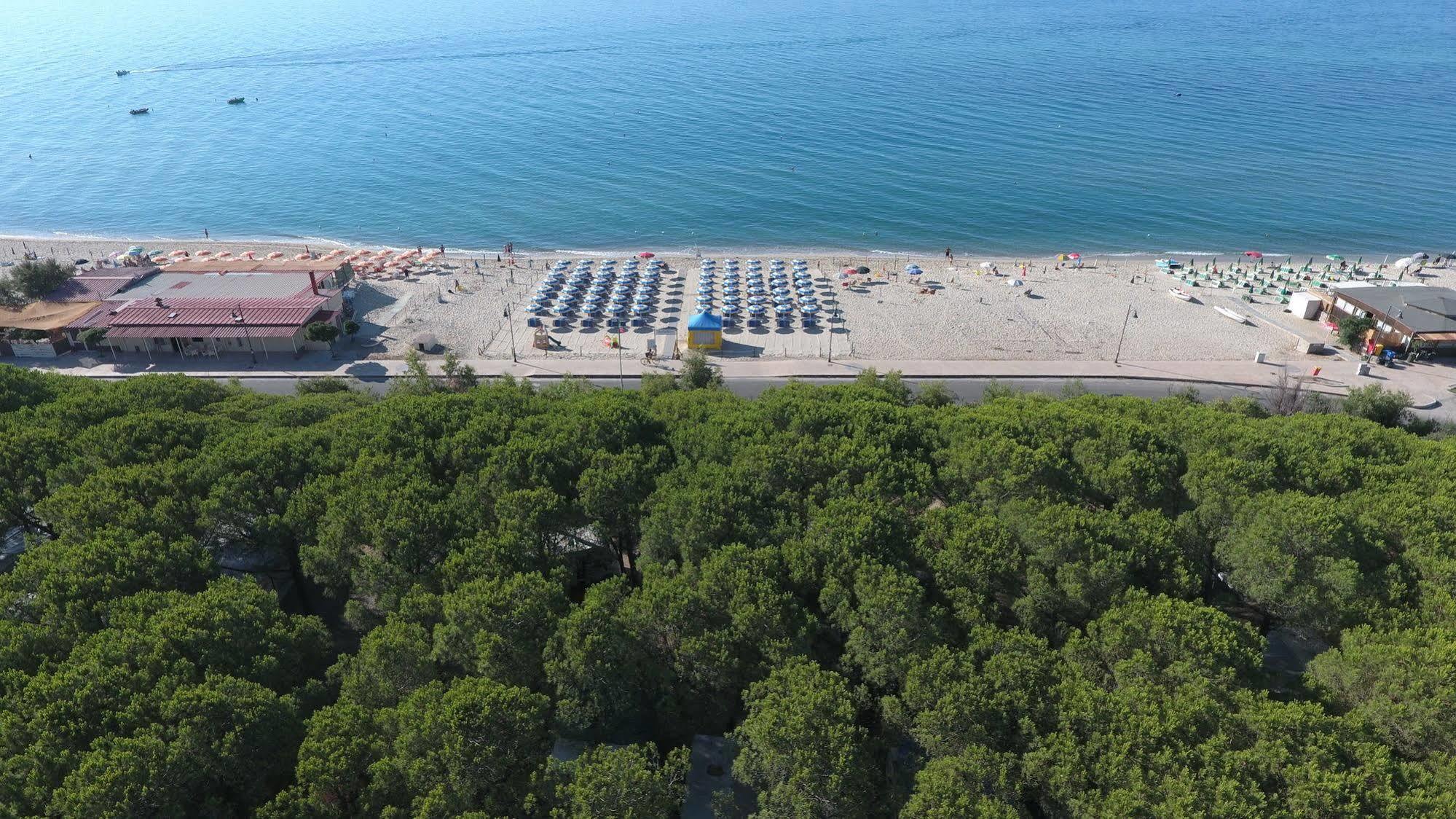 كروباني Villaggio Camping Lungomare المظهر الخارجي الصورة