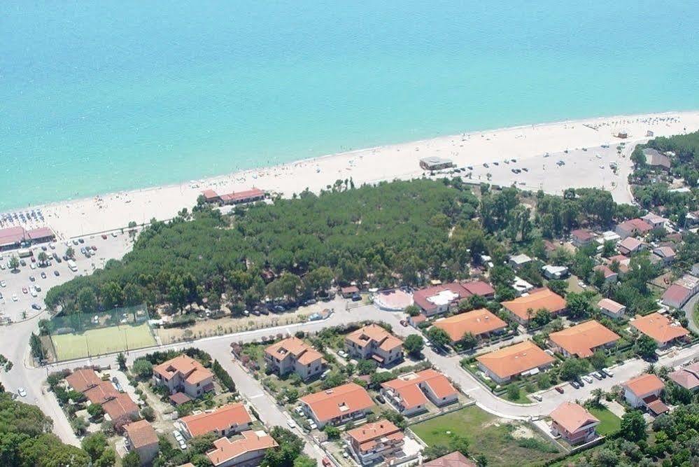 كروباني Villaggio Camping Lungomare المظهر الخارجي الصورة